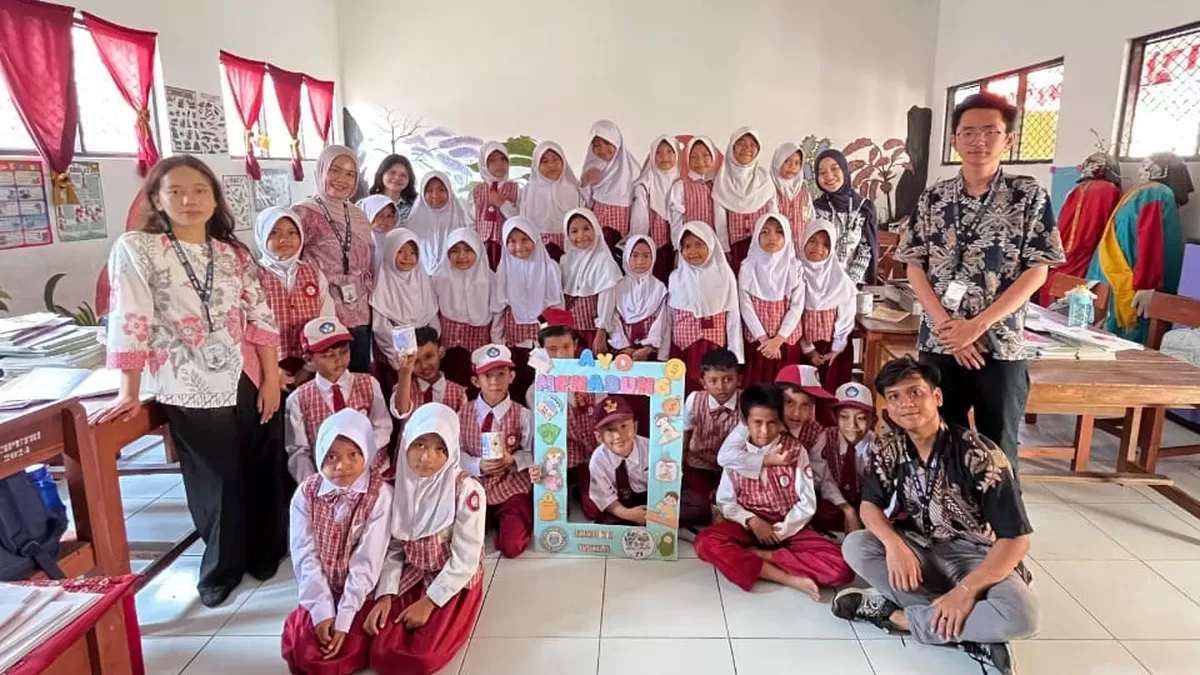 Kelompok KKM 71 Ciputri Tanamkan Budaya Menabung Sejak Dini di SDN Ciputri